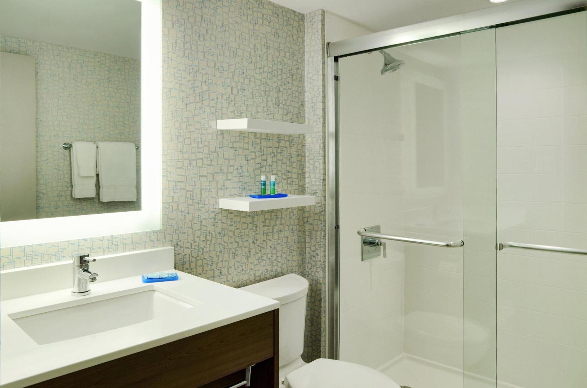 Hotel Express Downtown By Ihg 3*