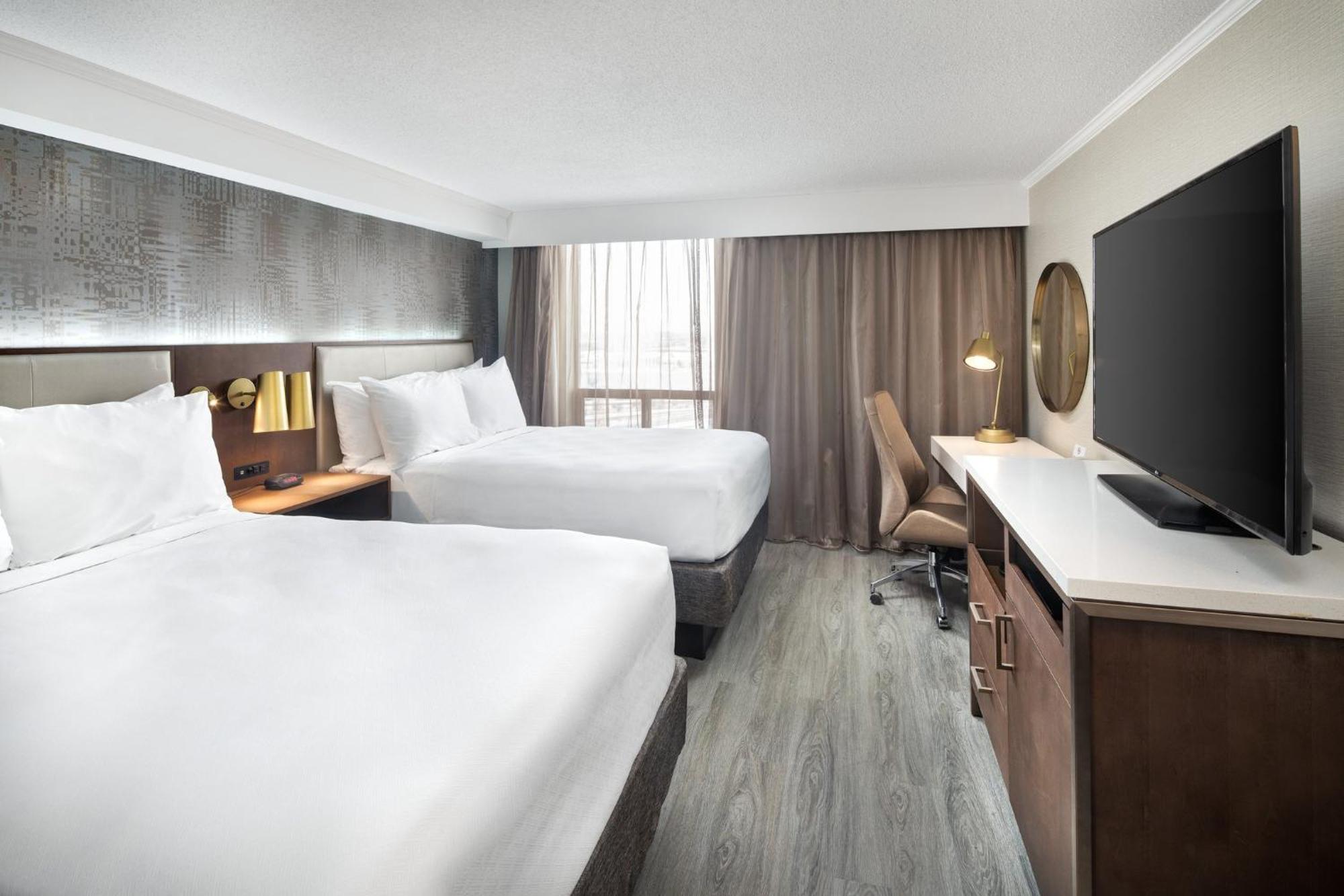 Crowne Plaza Airport By Ihg Hotel 4*