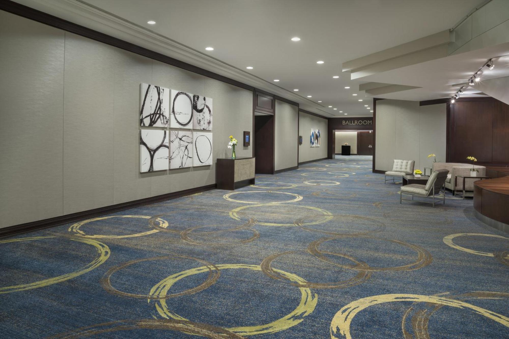 Hotel Intercontinental Centre By Ihg 4*