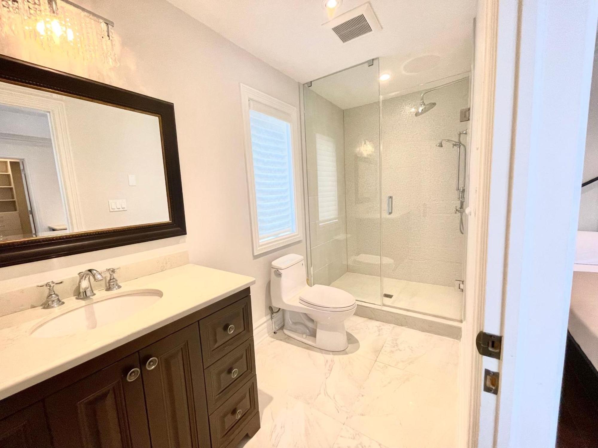 Beautiful House Near North York Center * Toronto