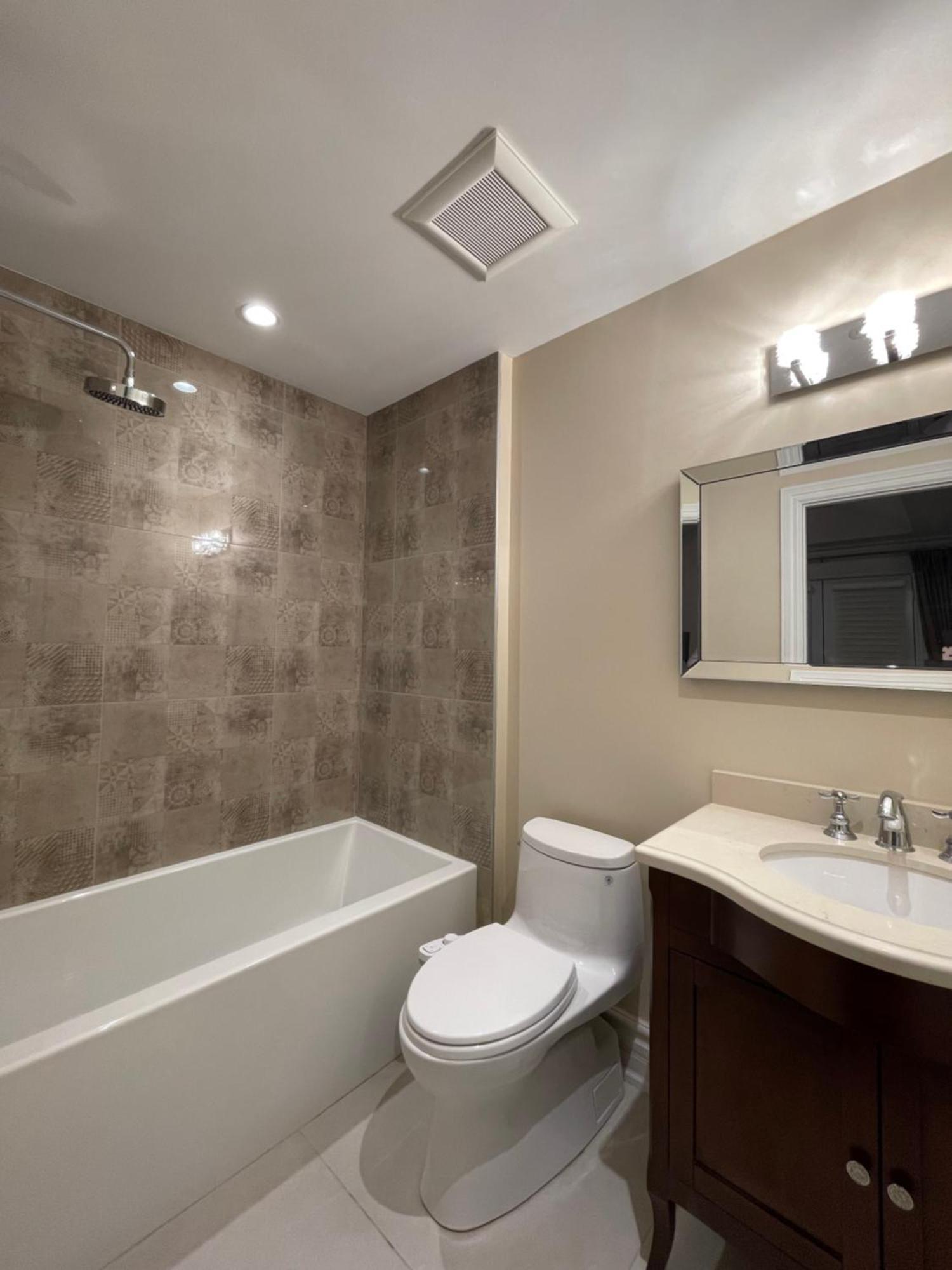 Beautiful House Near North York Center Guest house