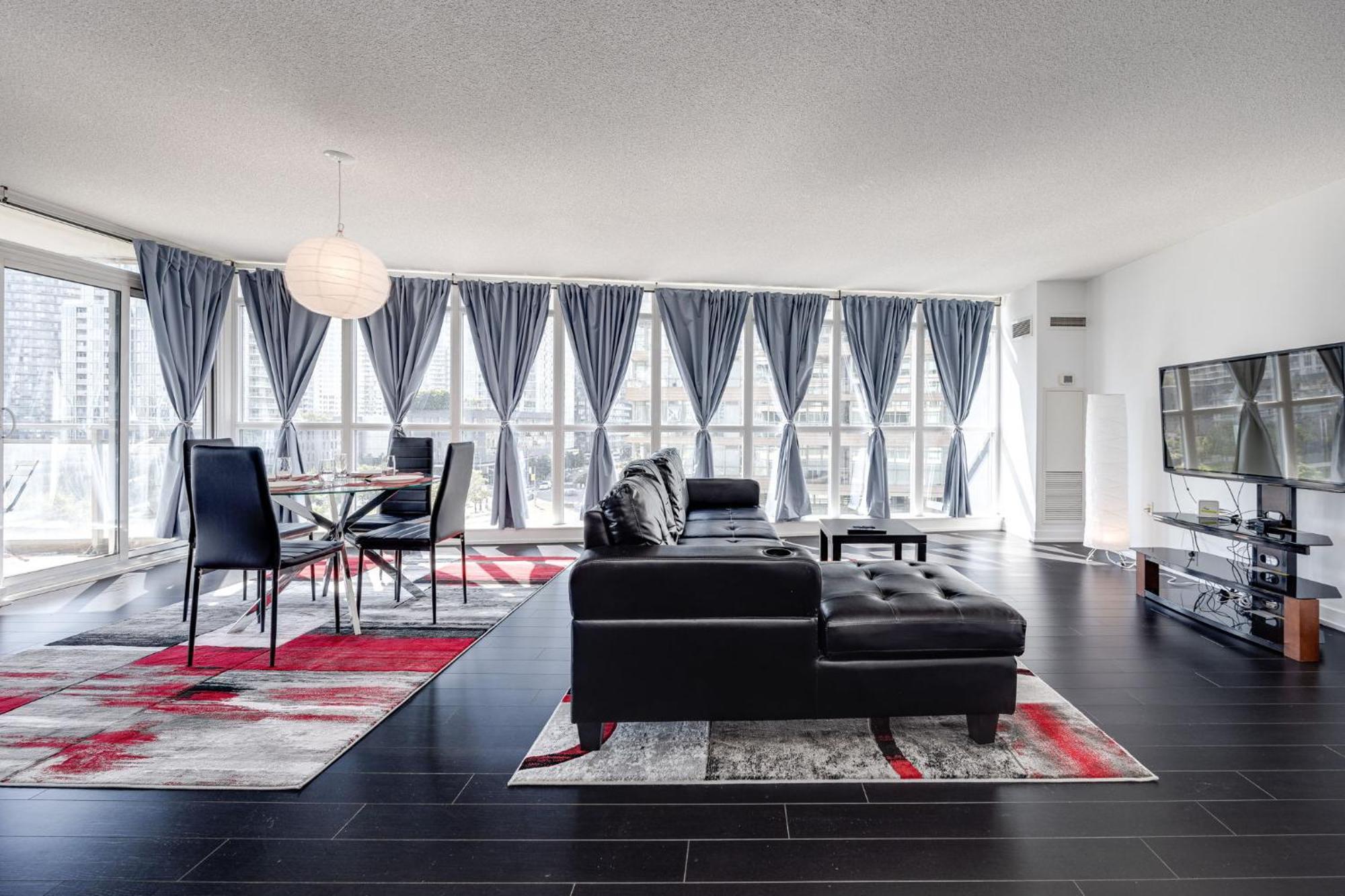 Apartment 3bdrm View In Toronto