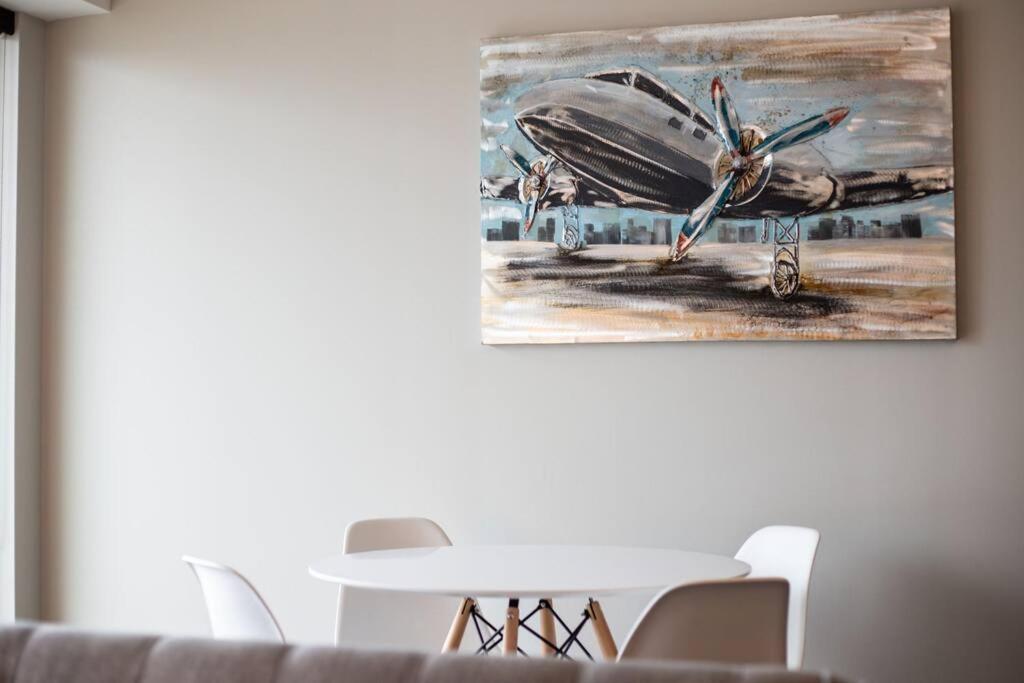 With A View, St. Lawrence Market Apartment *