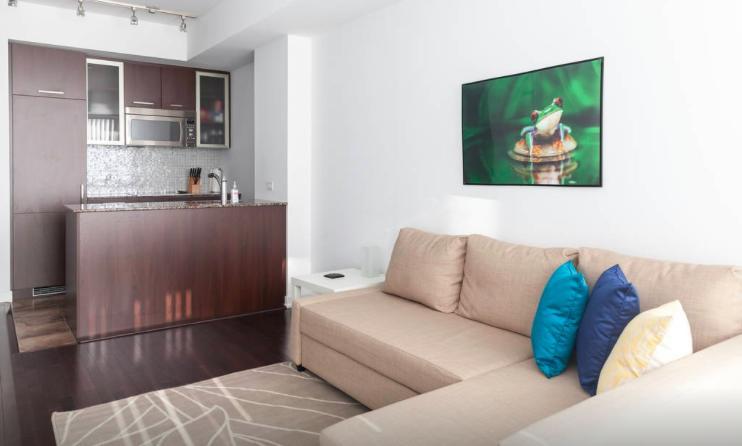 Jp - York St & Lakeshore 3*