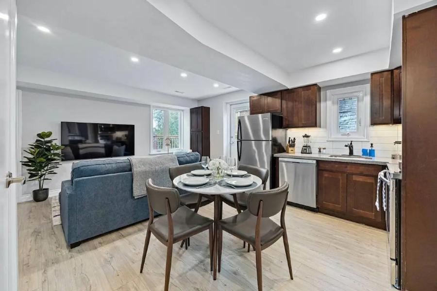 Casa Toronto