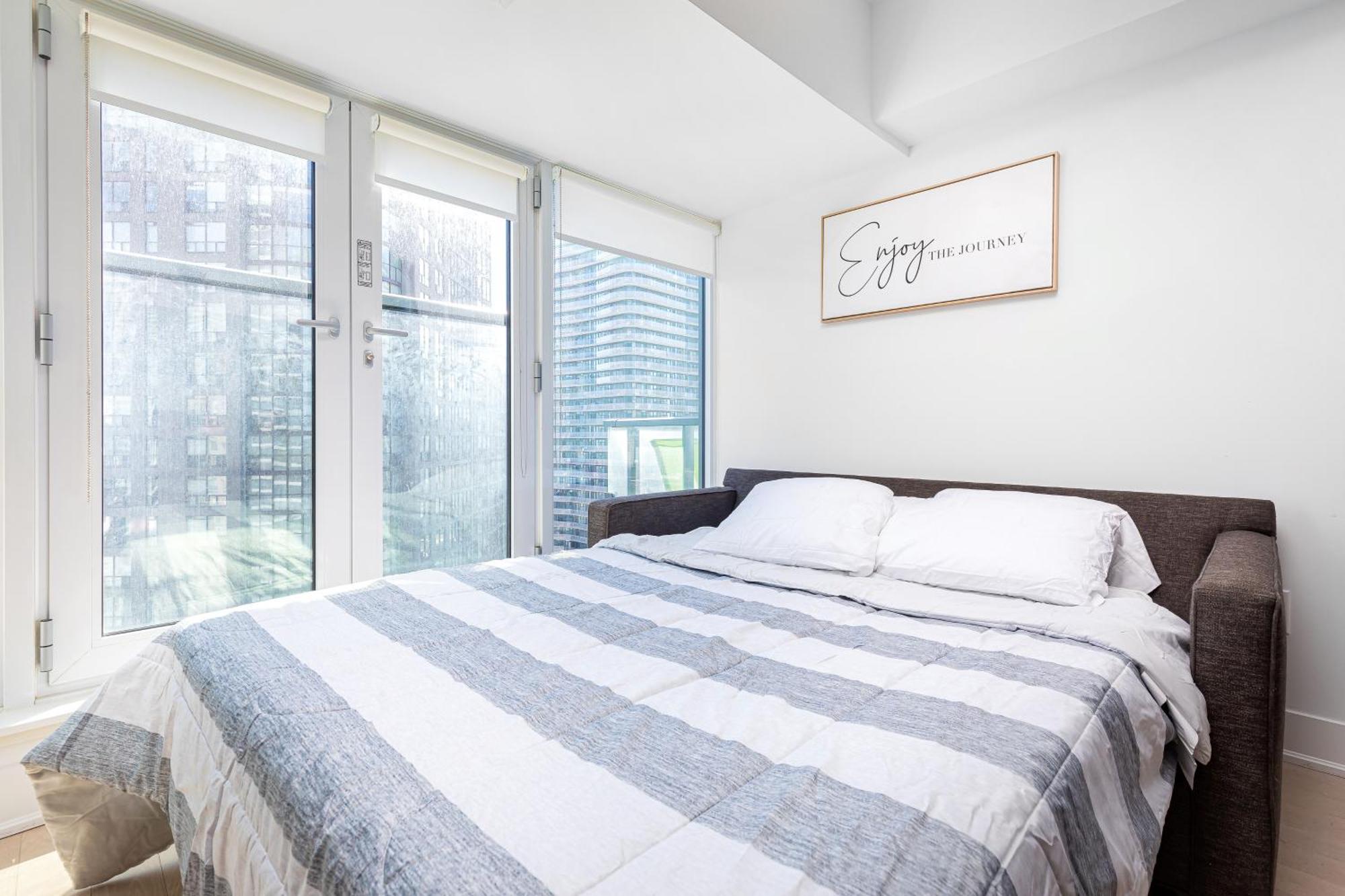 Apartment 1bd & Sofa Bed Next To Uoft!