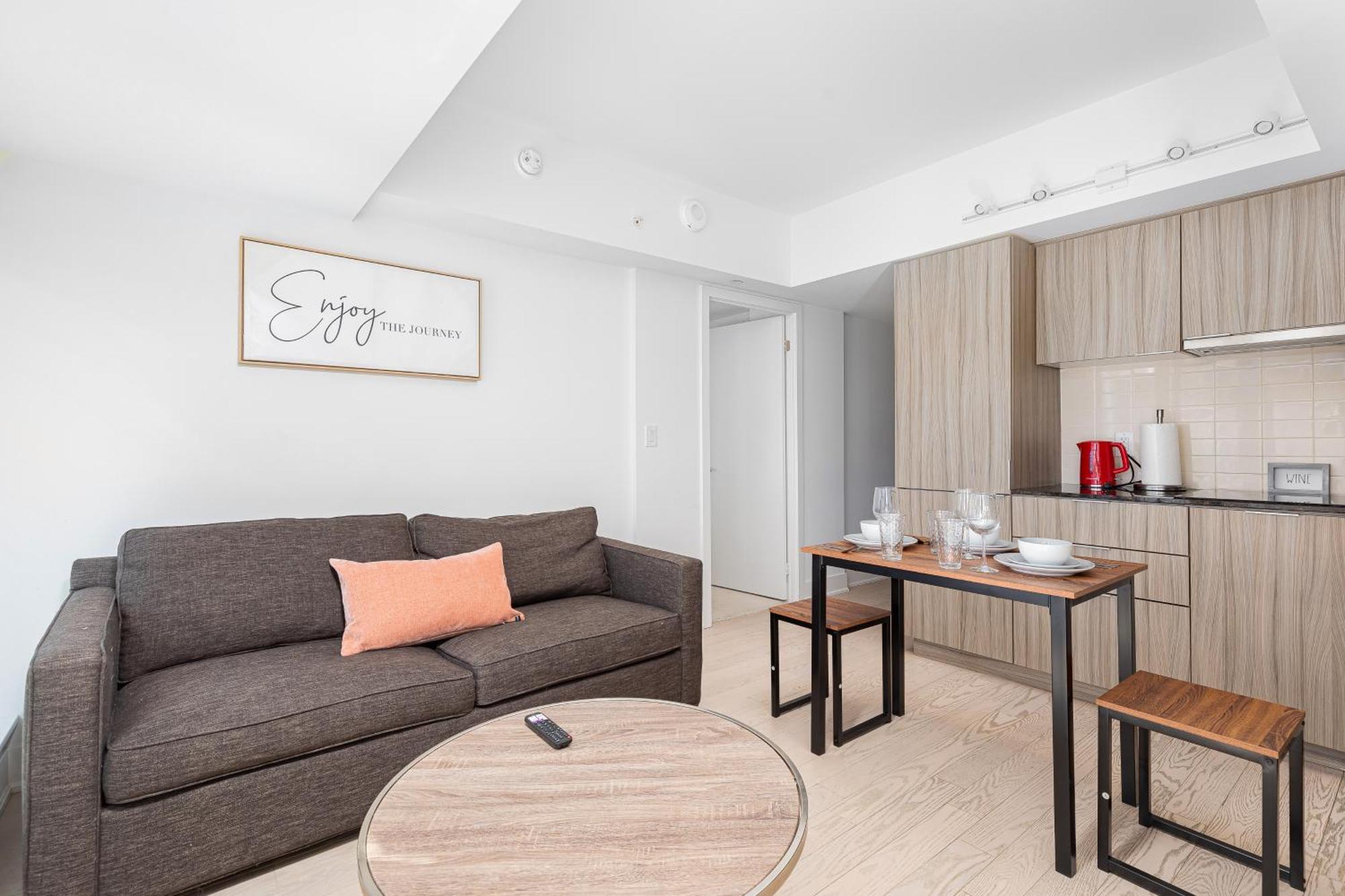 Apartment 1bd & Sofa Bed Next To Uoft!