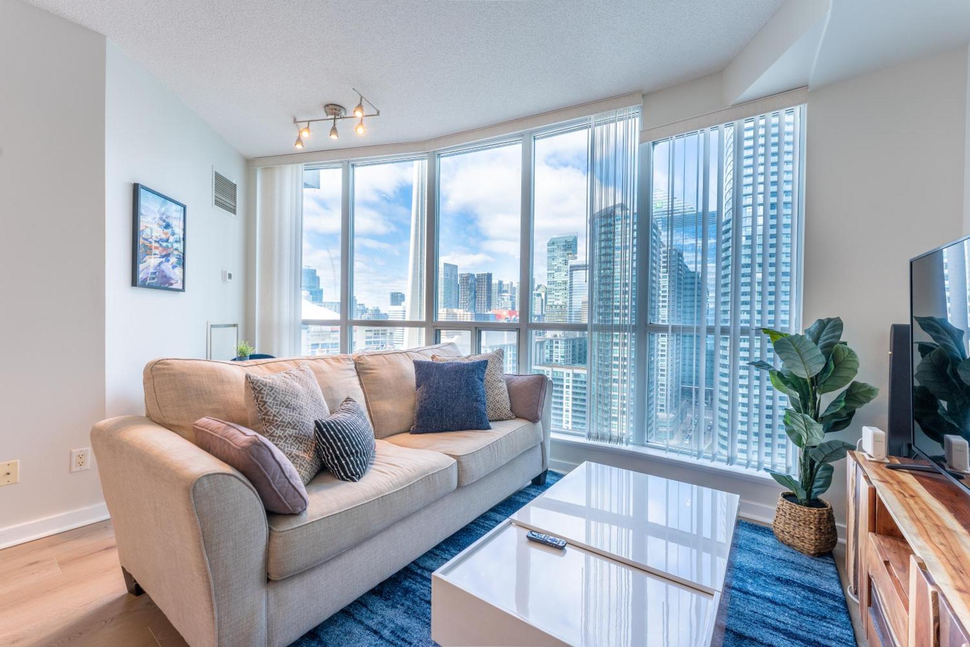 Apartment Views ~ Pool ~ Bbq ~ Harbourfront ~ Wifi Toronto