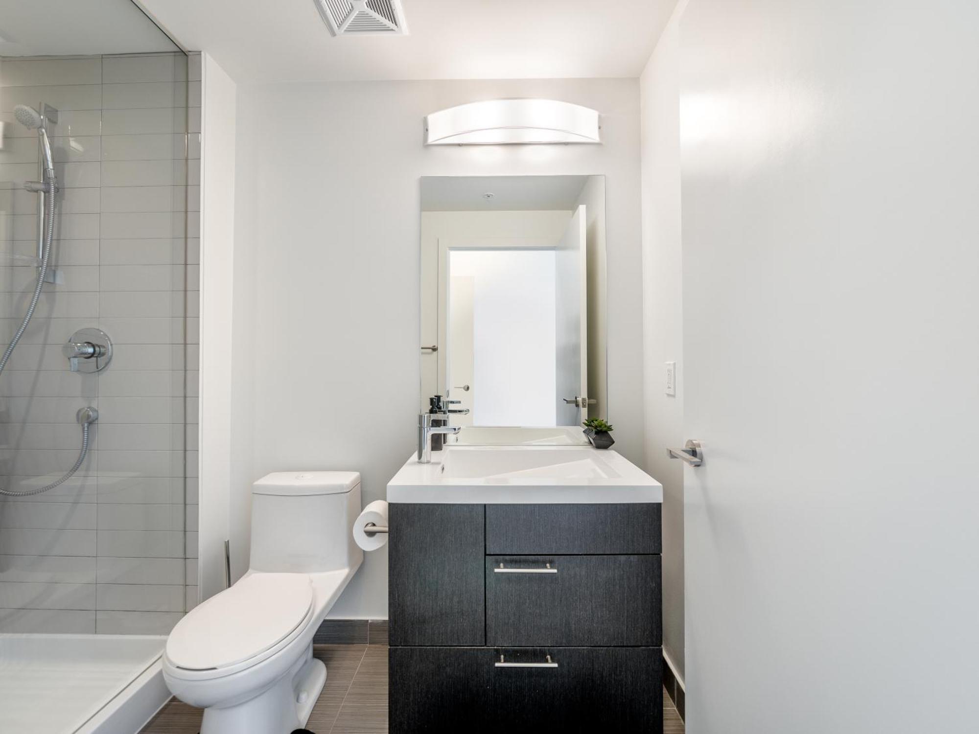 The Merrion - Toronto's Entertainment District Apartment *