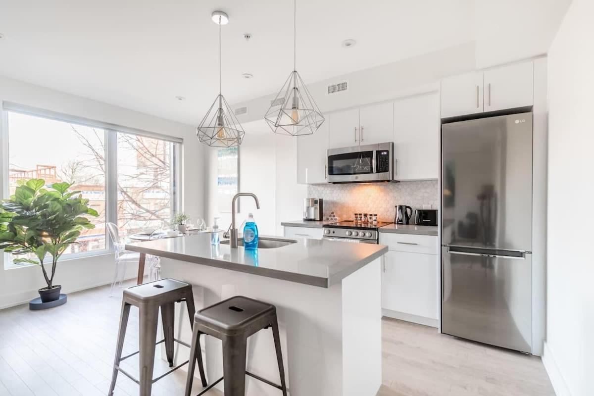 Spacious Unit In High Park North * Toronto