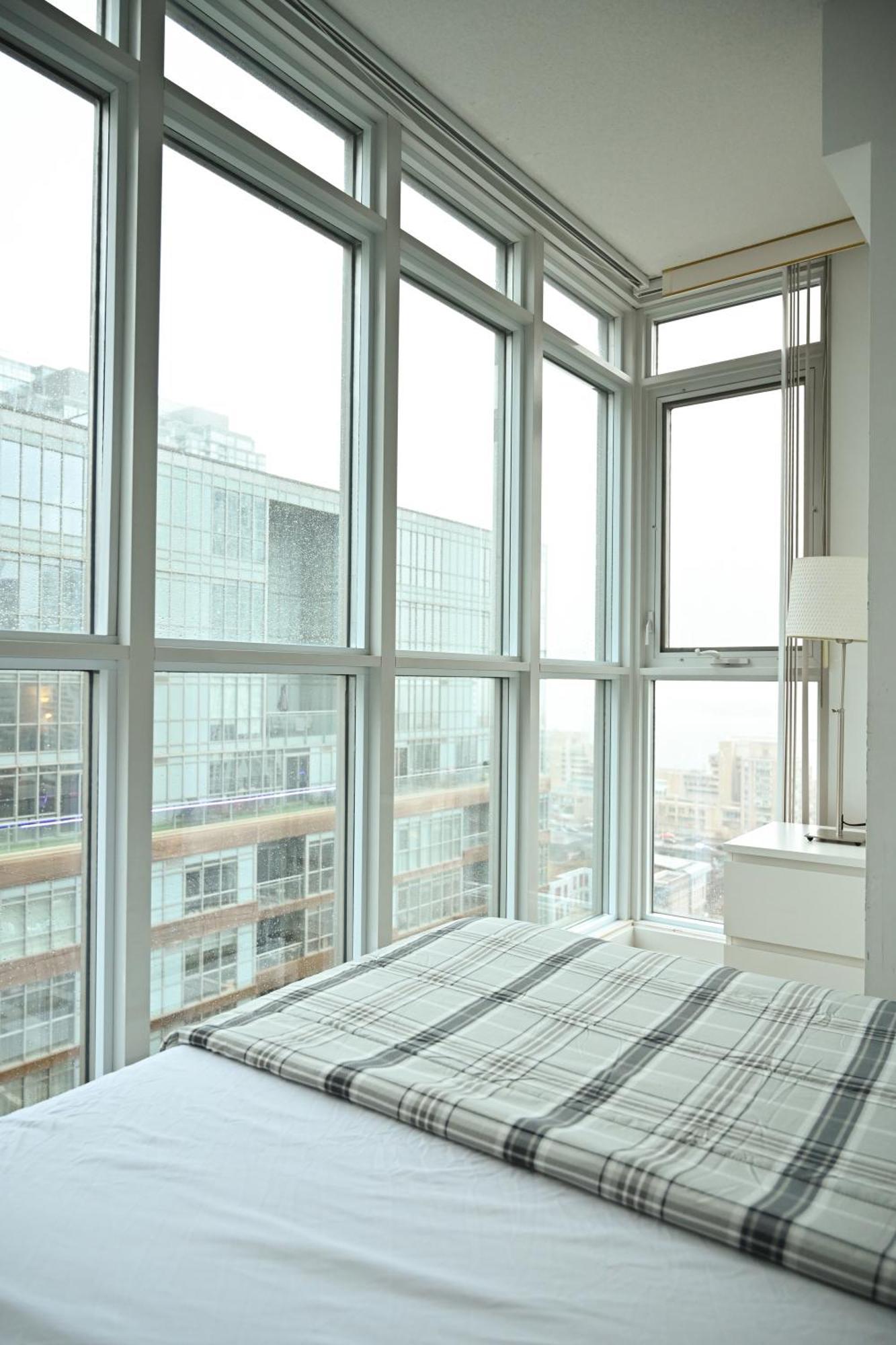 Prime Location - In Downtown Apartment *