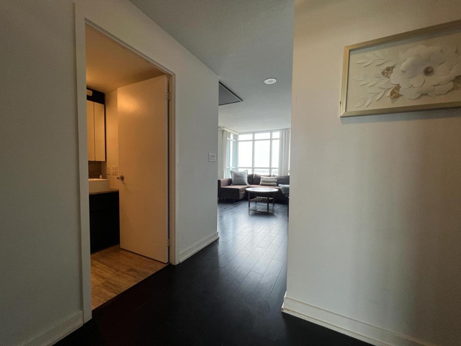 Apartment Prime Location - In Downtown Toronto