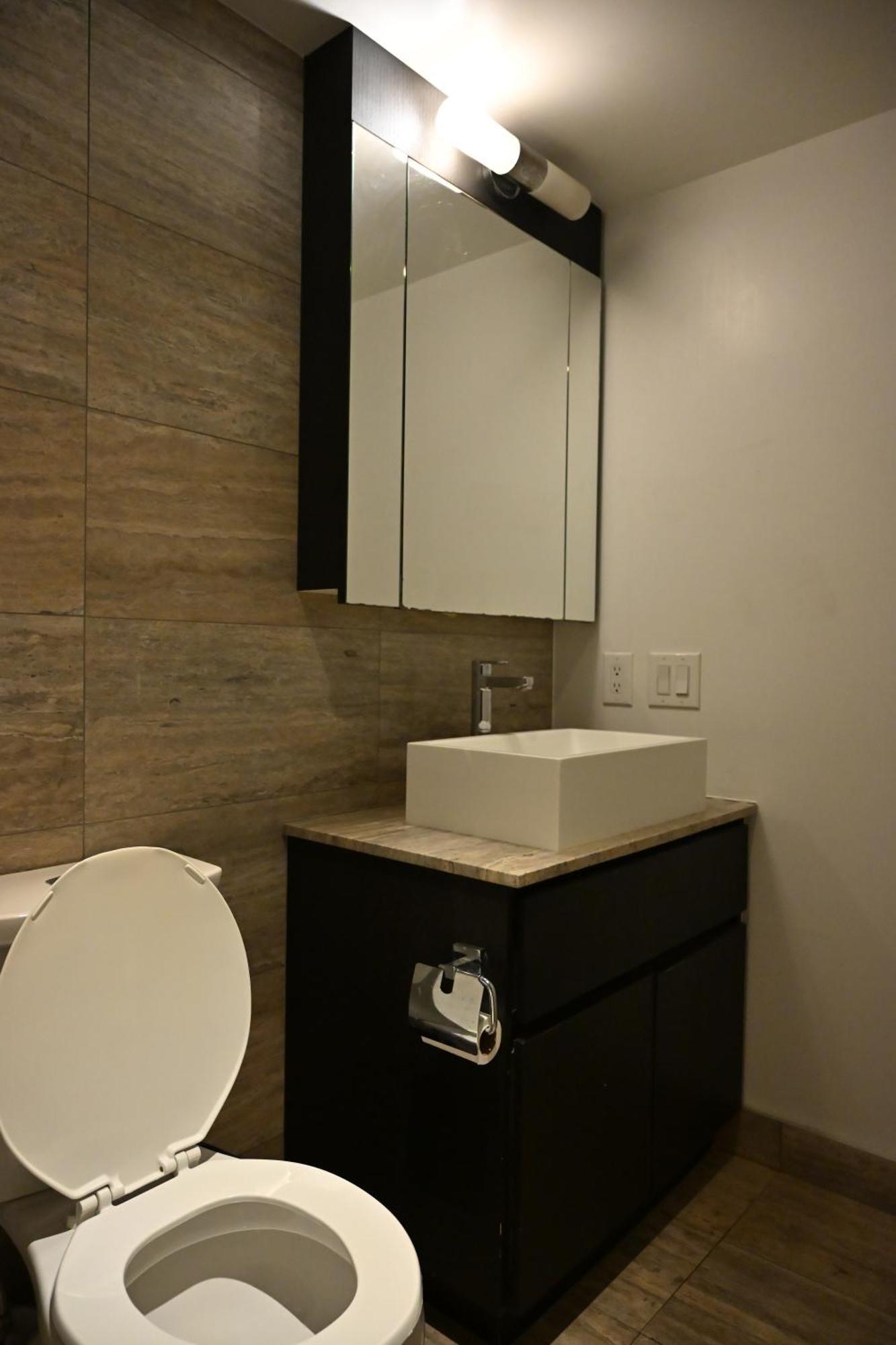 Prime Location - In Downtown Apartment Toronto