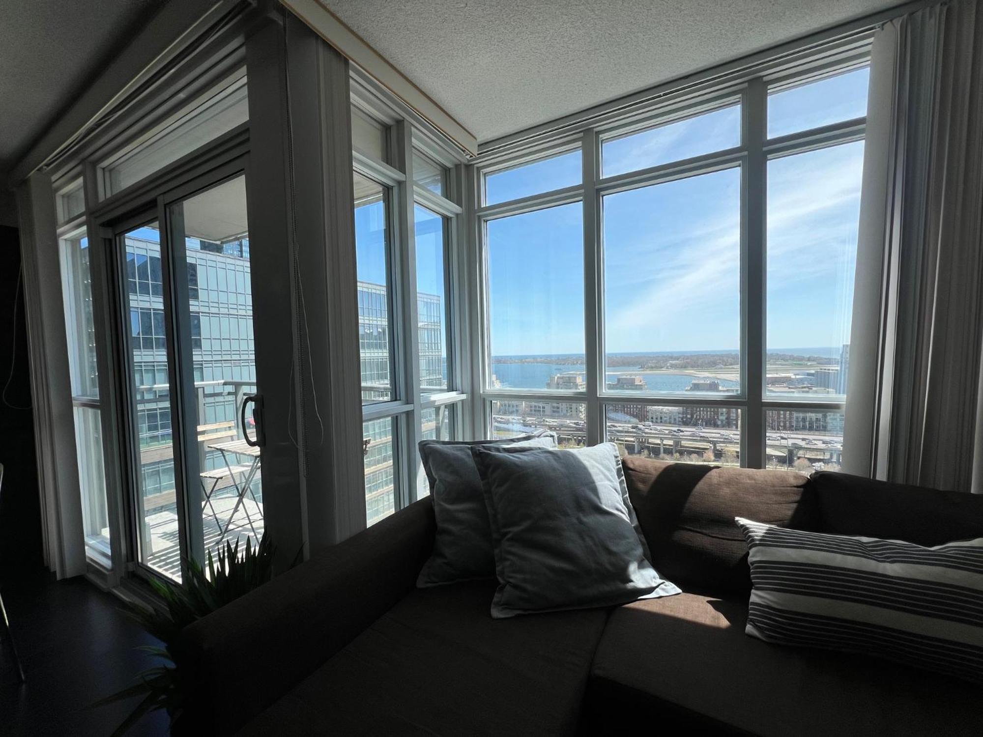 Apartment Prime Location - In Downtown *