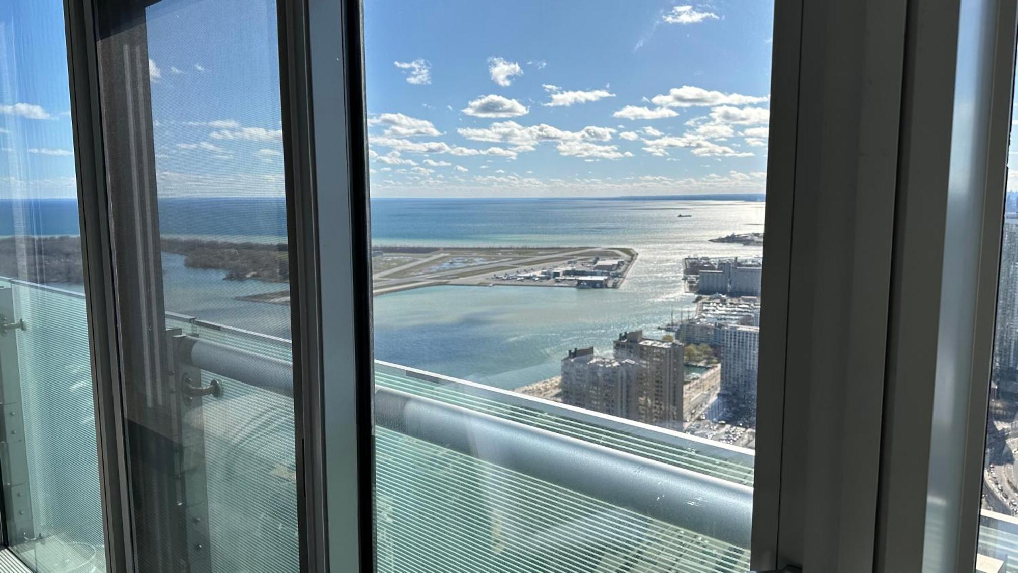 Downtown, Luxury Condo, Cn Tower, Rogers Center, Scocia Arena, Unobstructed View Apartment Toronto