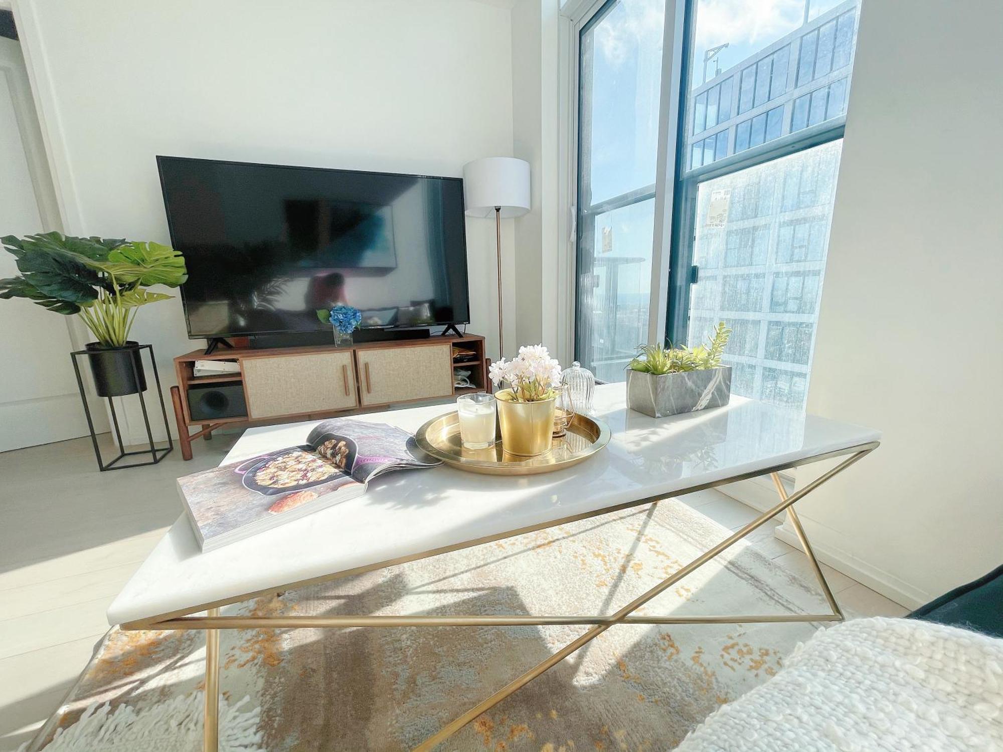 Apartment Infivilla Boutique Penthouse-live In The Sky With Amazing Lakeview! Downtown Toronto!b *