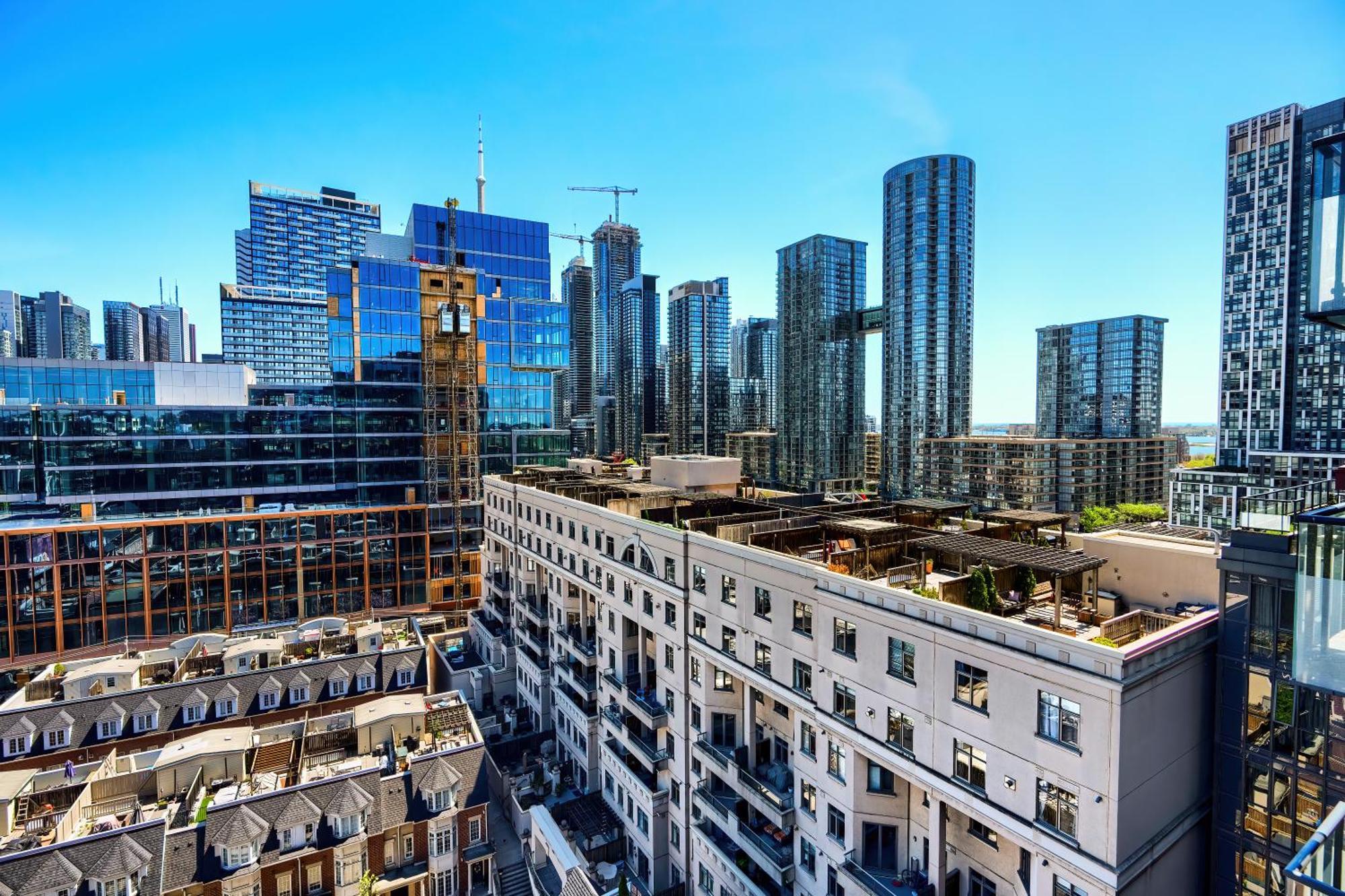 Apartment In The Heart Of Downtown Toronto! *