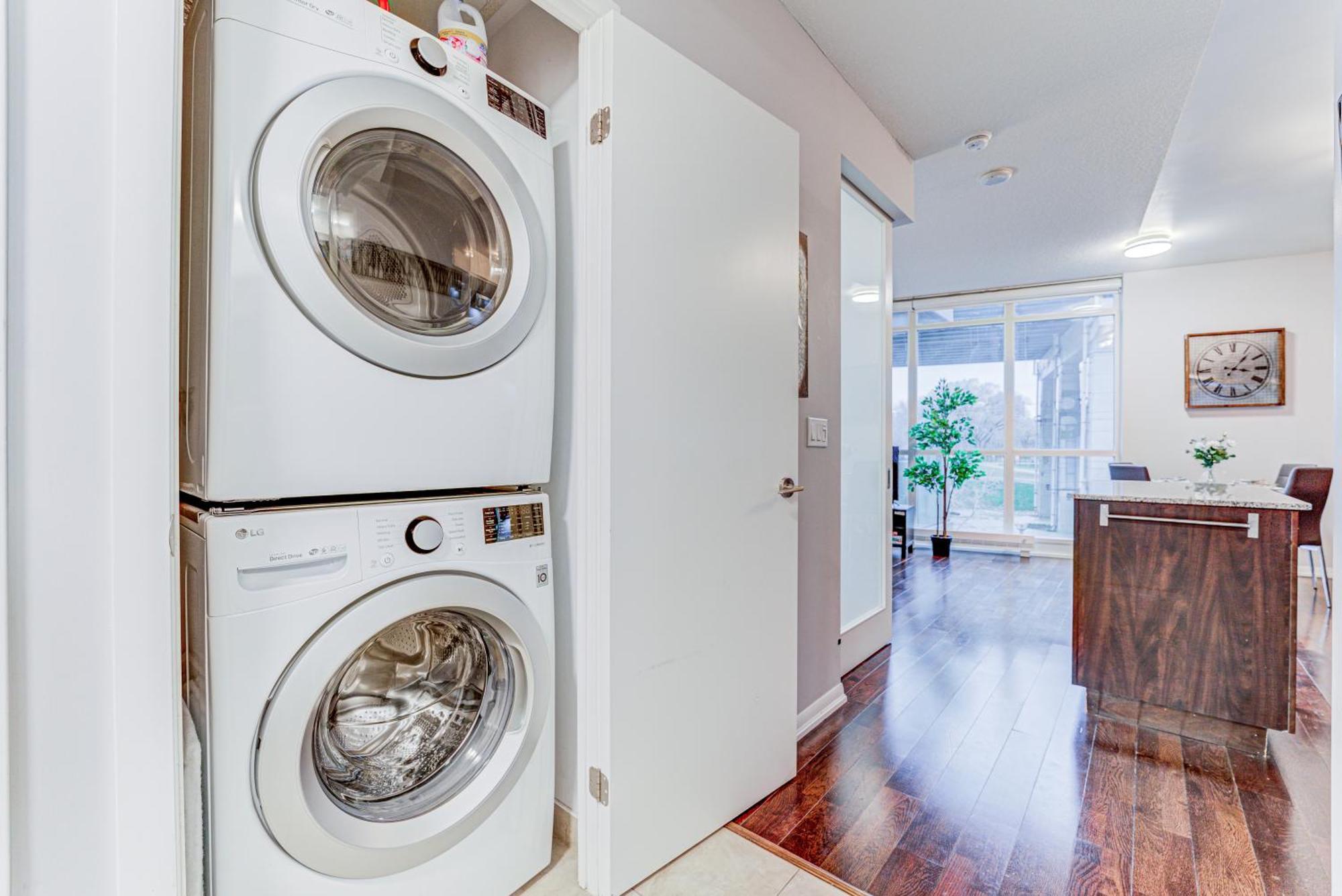 Prime Pad 2 Bedroom With Cn Tower View Apartment Toronto