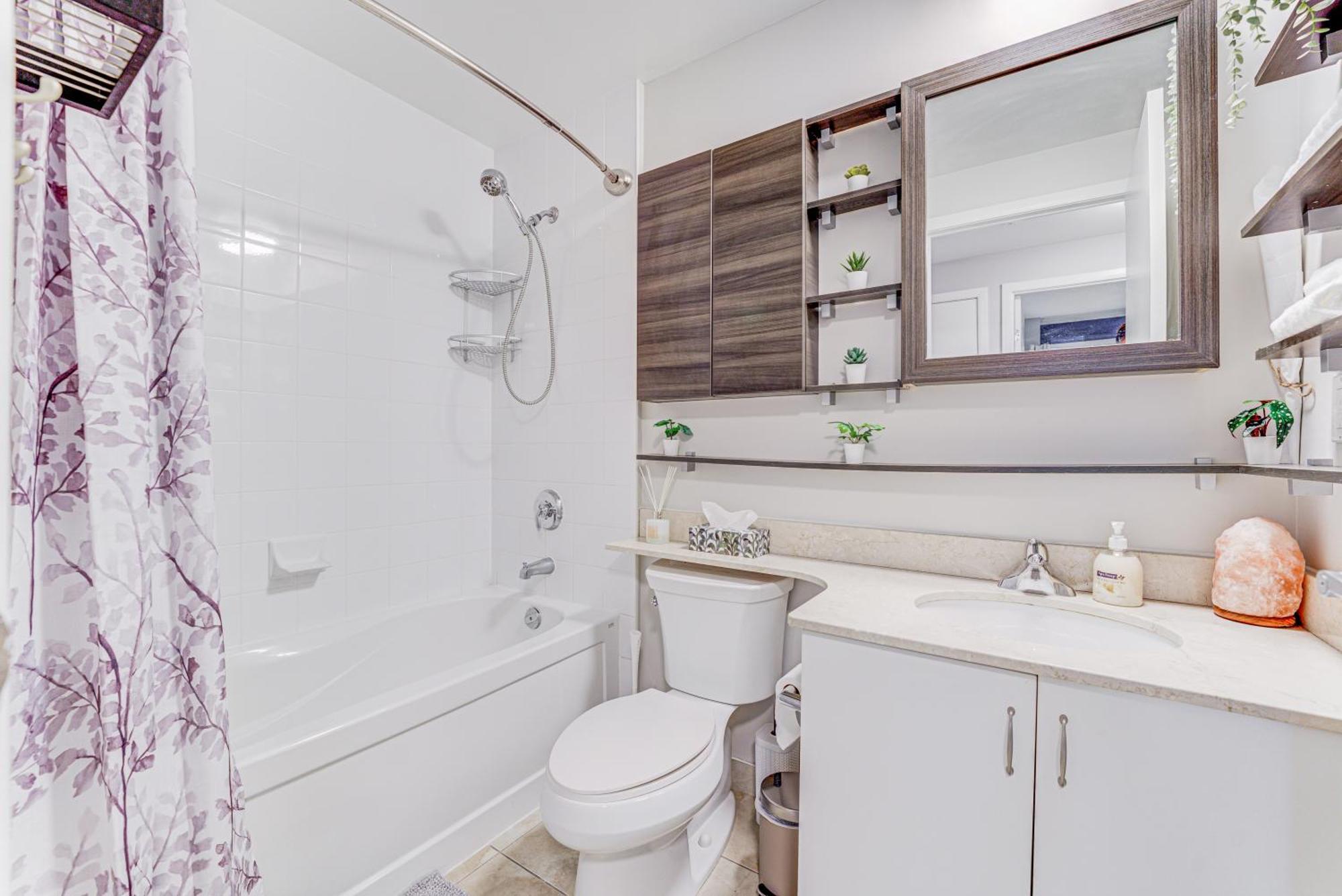 Prime Pad 2 Bedroom With Cn Tower View Apartment Toronto