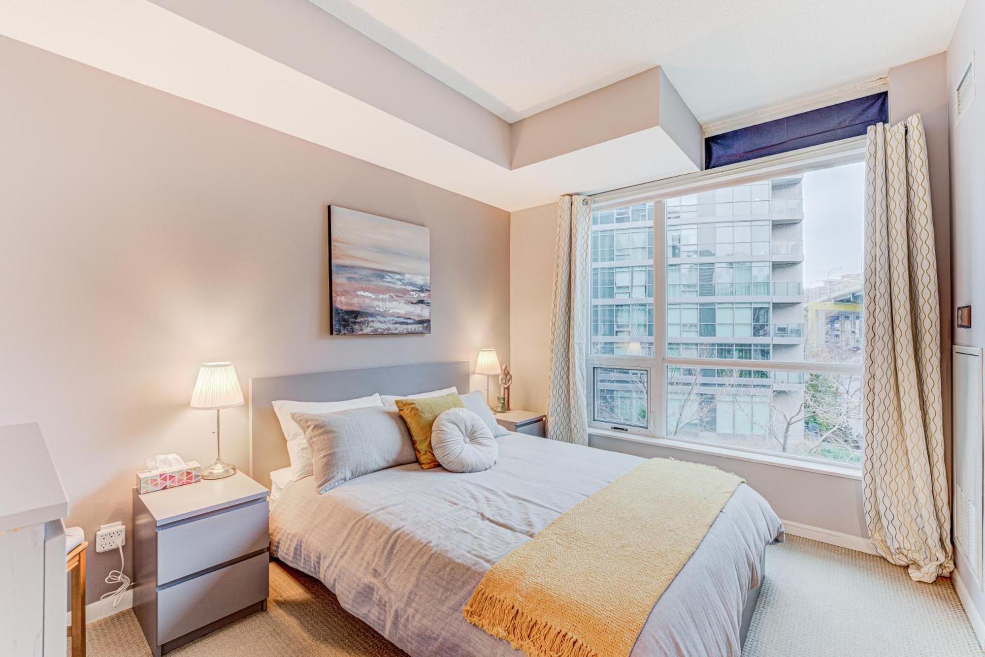 Prime Pad 2 Bedroom With Cn Tower View Apartment