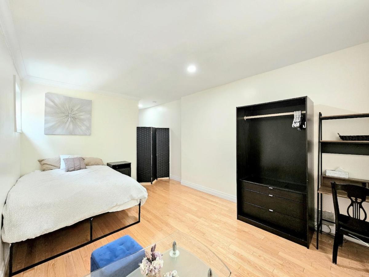 Apartment Mins Walk To Trinity Bellwood Park From Your Downtown *