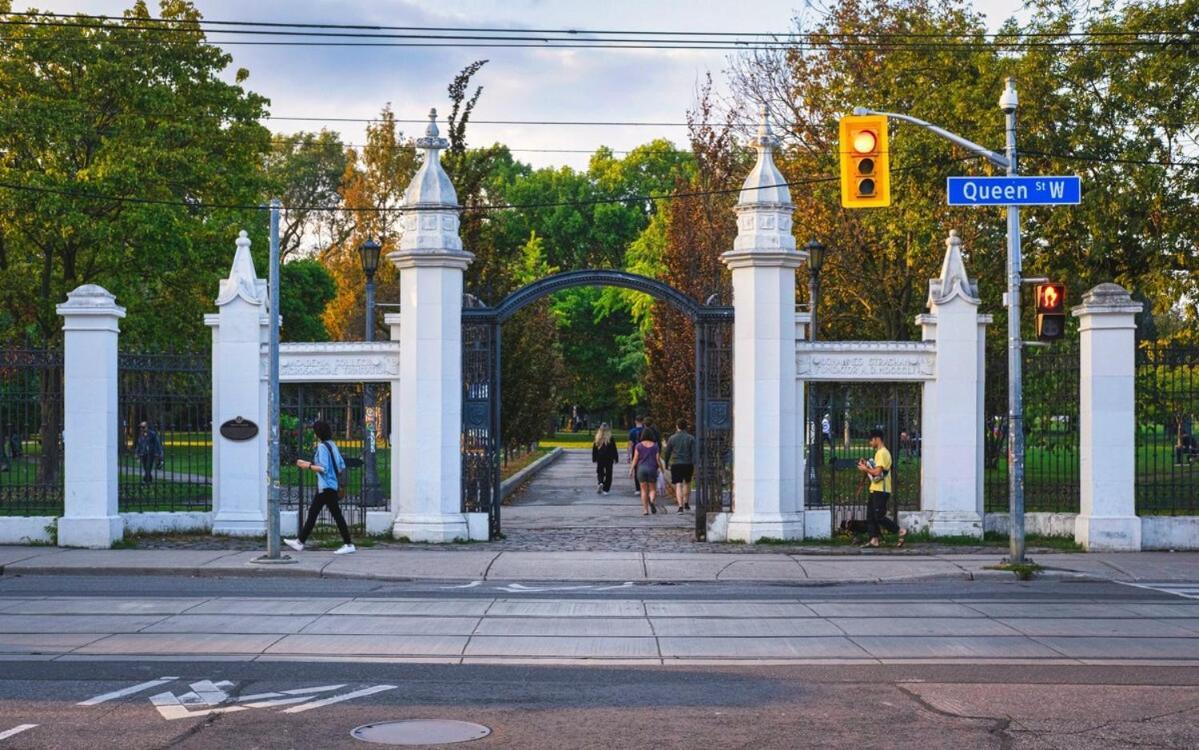 Mins Walk To Trinity Bellwood Park From Your Downtown