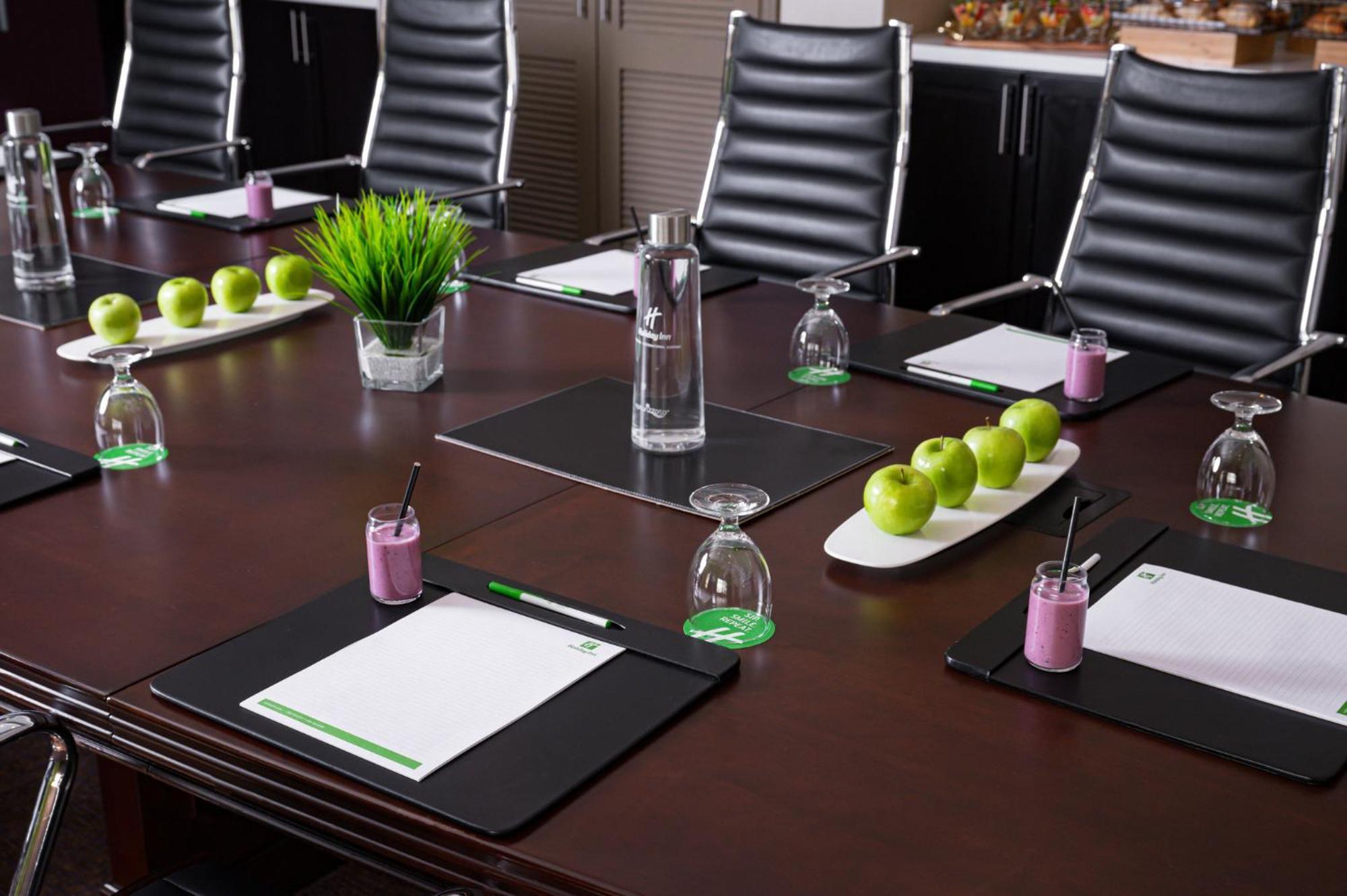 International Airport By Ihg Hotel 4*