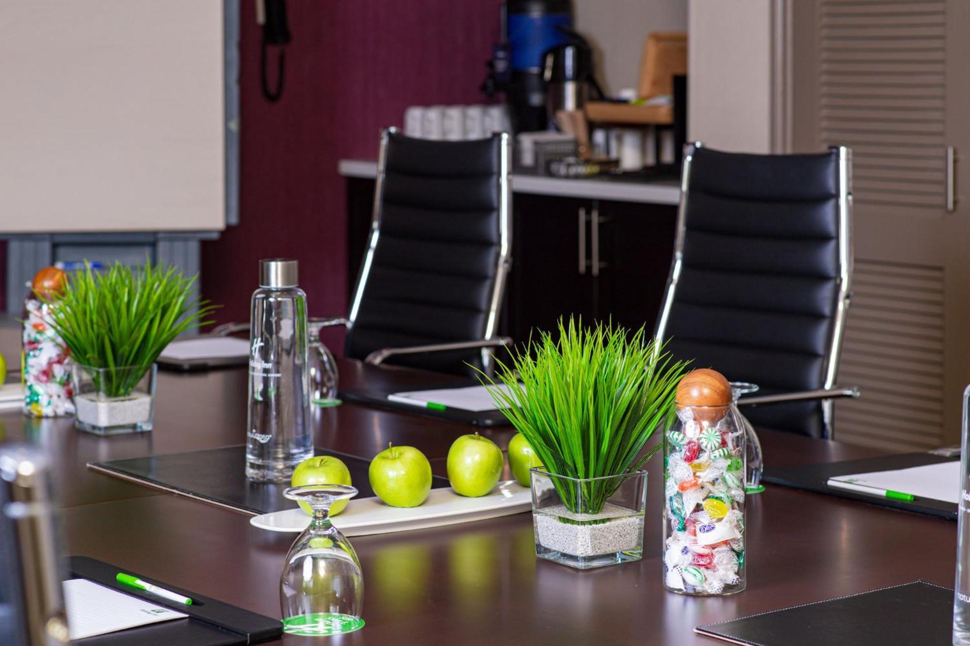 International Airport By Ihg 4*