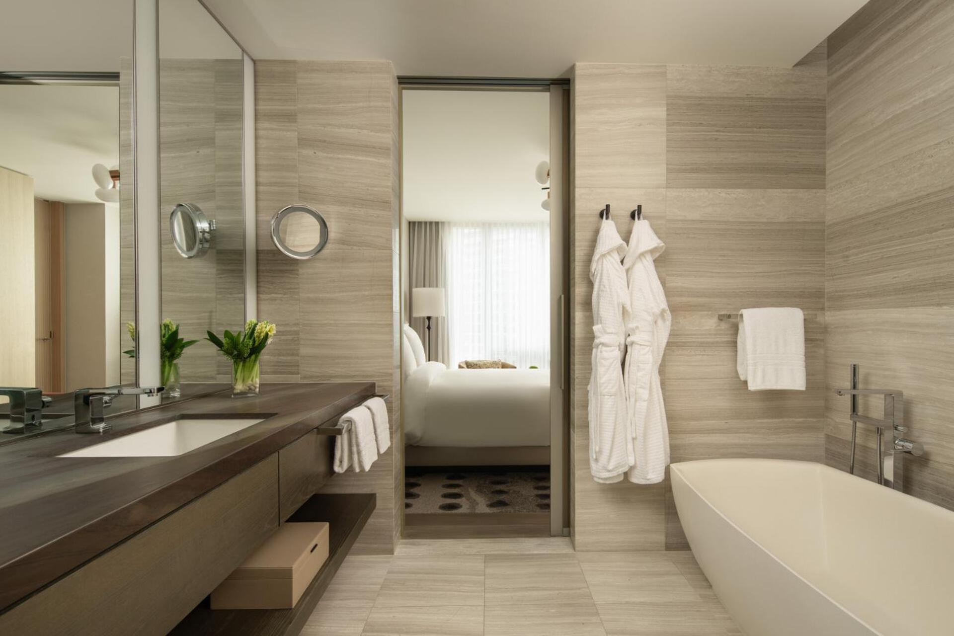 Four Seasons 5*