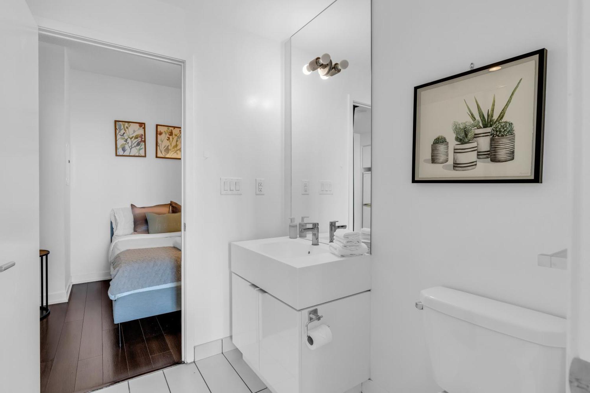 Downtown - Free Parking/self Check-in Apartment Toronto