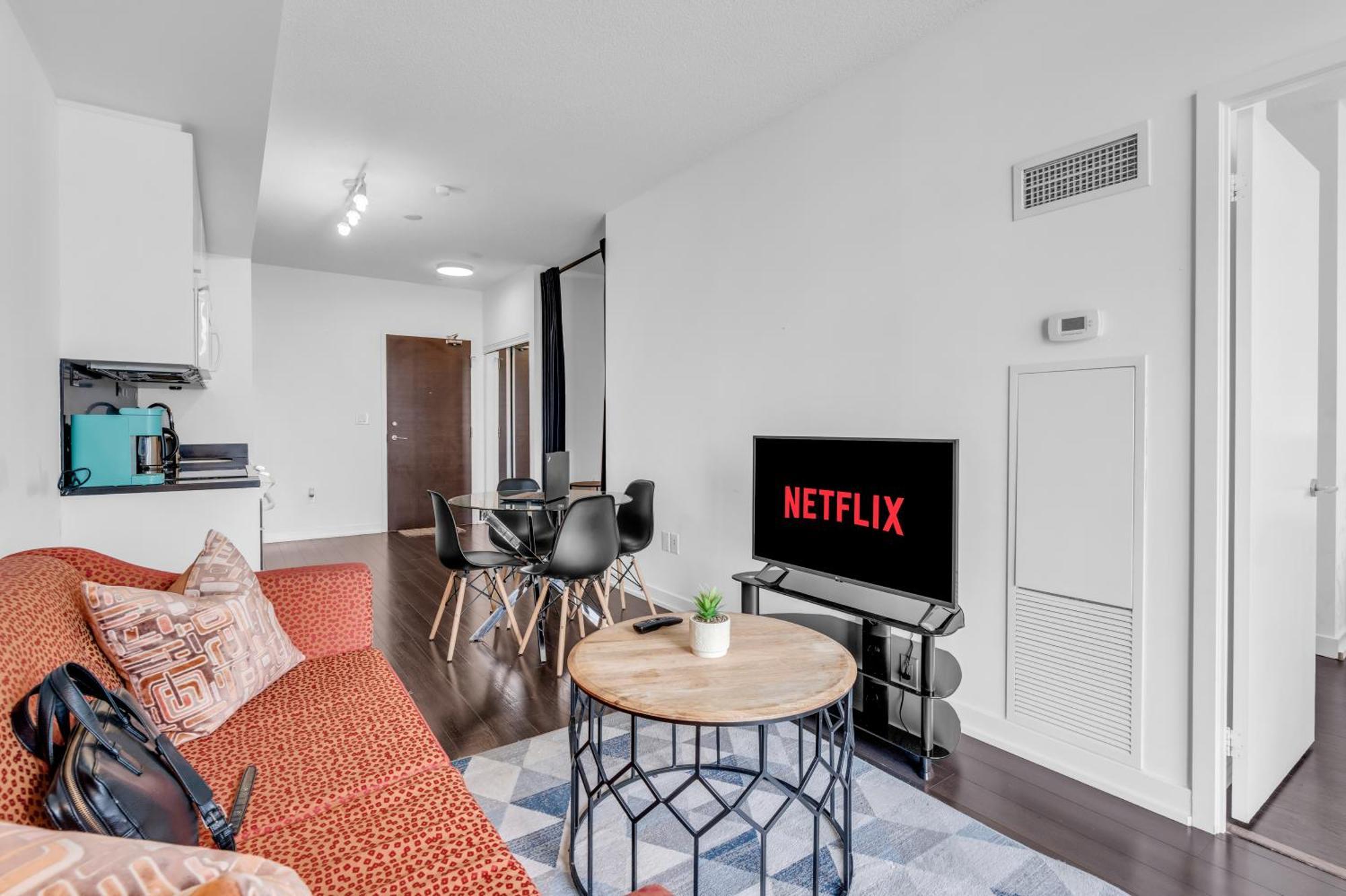 Apartment Downtown - Free Parking/self Check-in Toronto