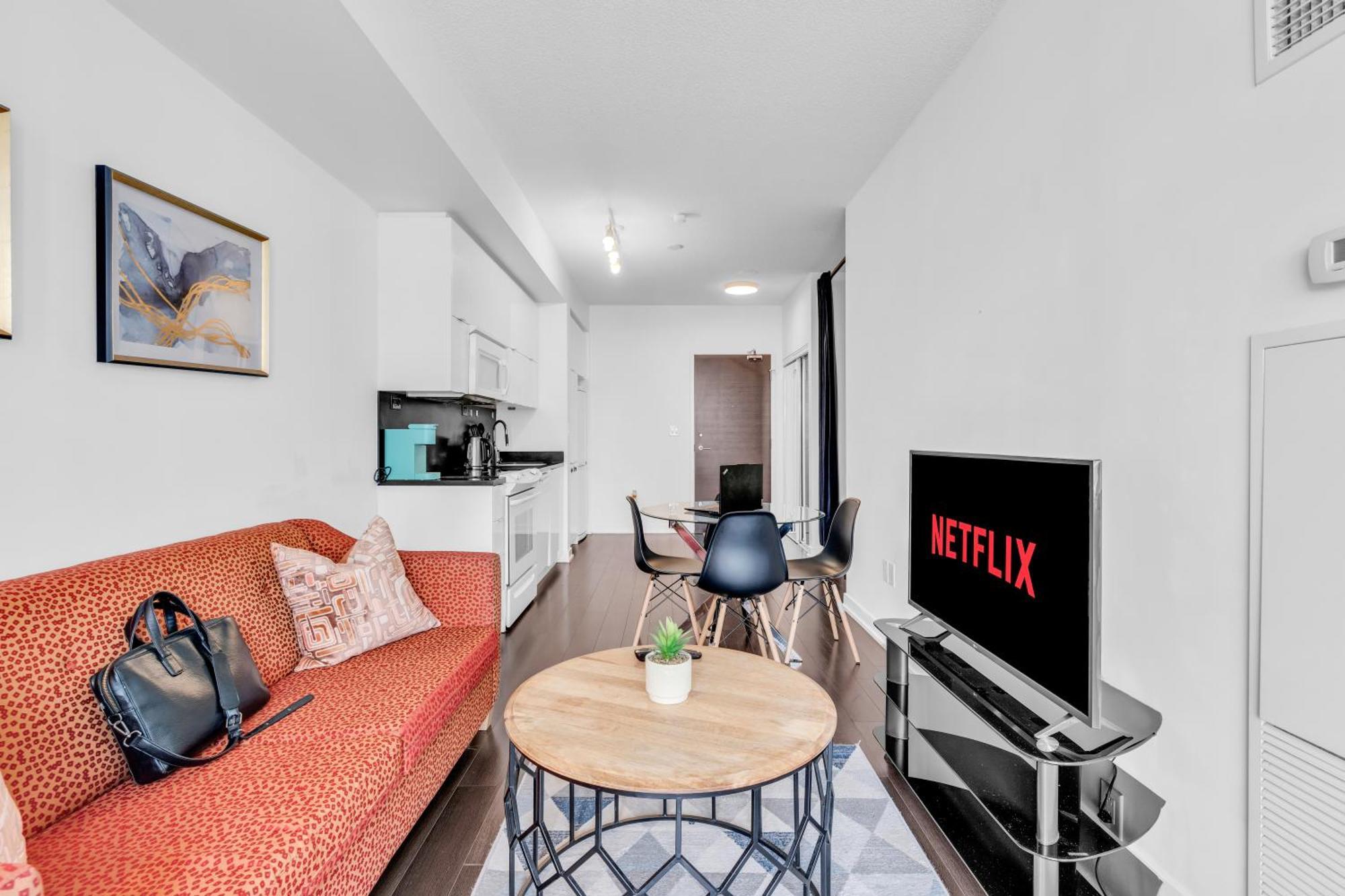 Downtown - Free Parking/self Check-in Apartment *