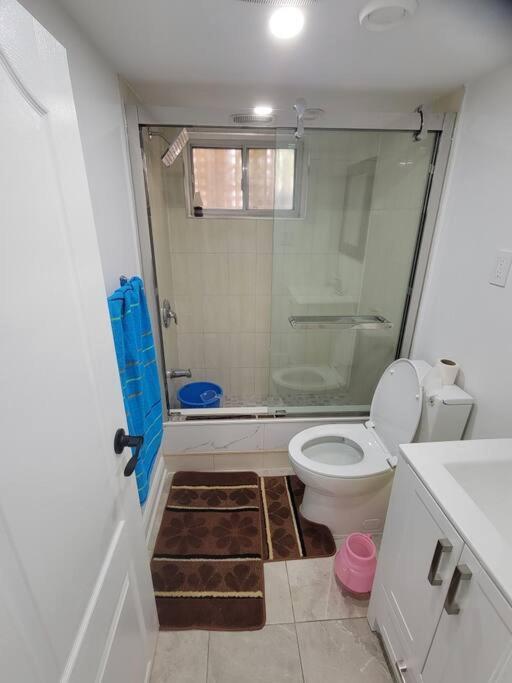 Basement Apartment, 25 Minutes To Downtown