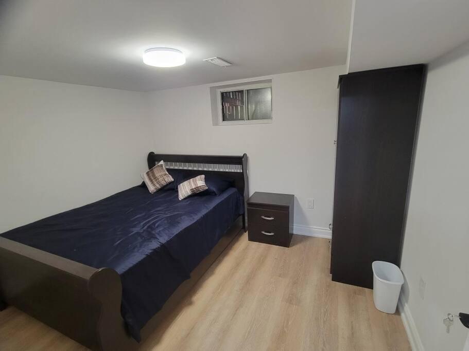 Basement Apartment, 25 Minutes To Downtown Apartment Toronto