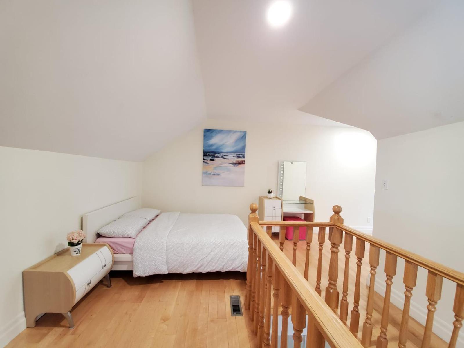 Mins Walk To Trinity Bellwood Park From Your Downtown *