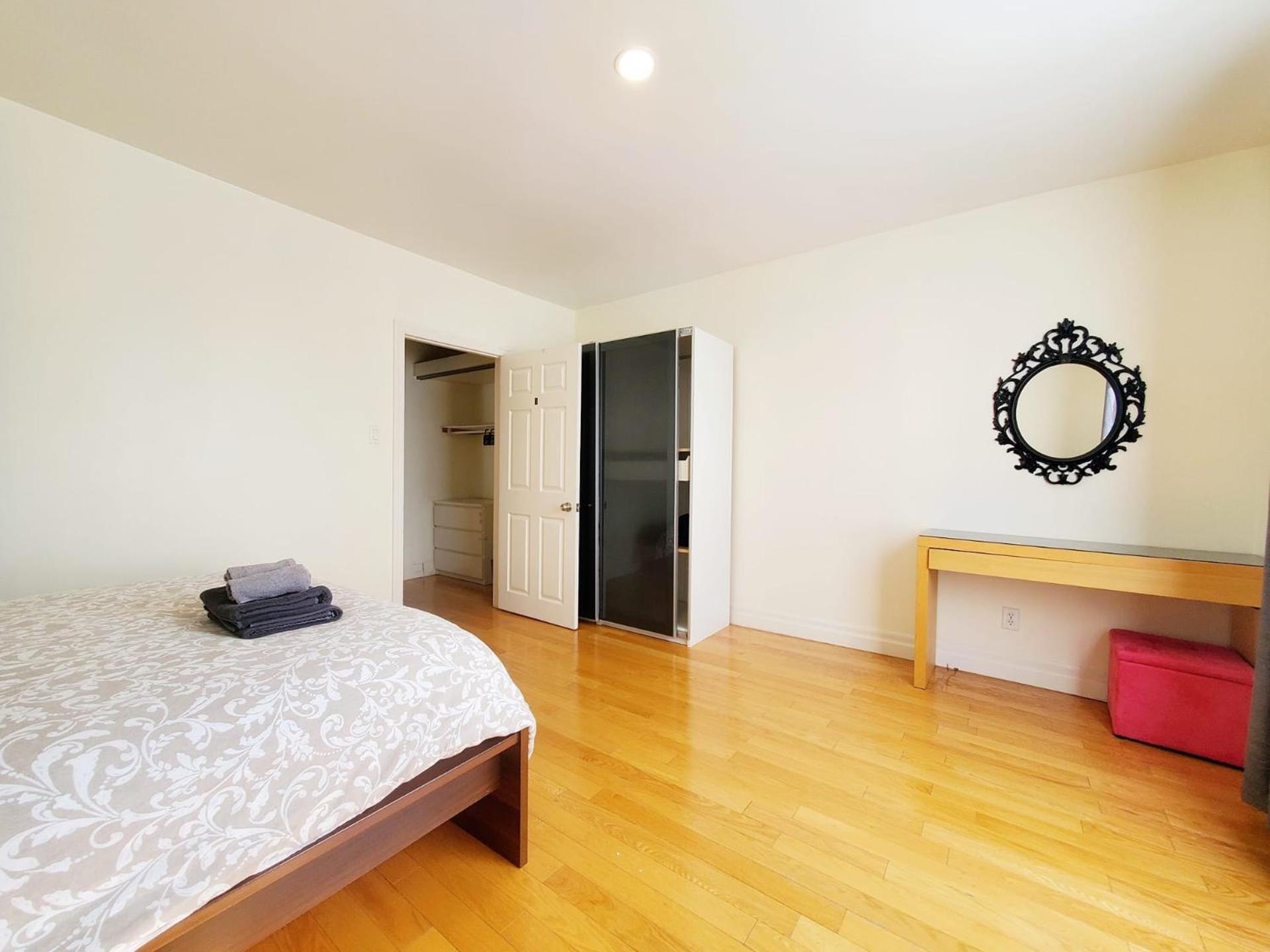 Apartment Mins Walk To Trinity Bellwood Park From Your Downtown *