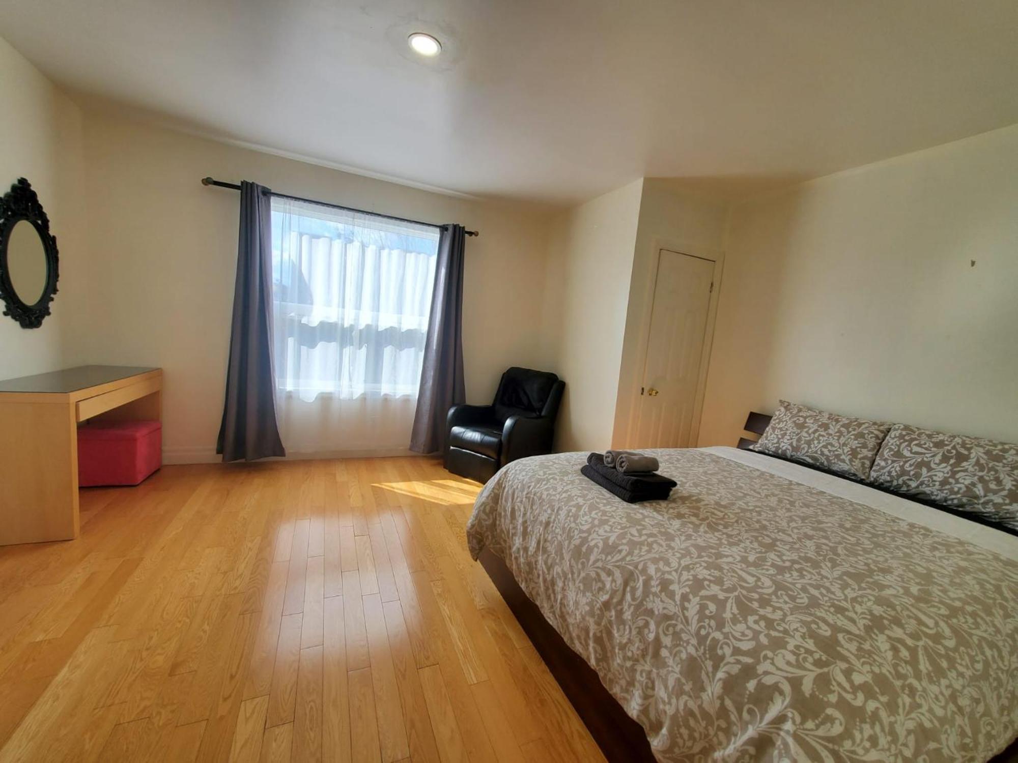 Mins Walk To Trinity Bellwood Park From Your Downtown Apartment Toronto