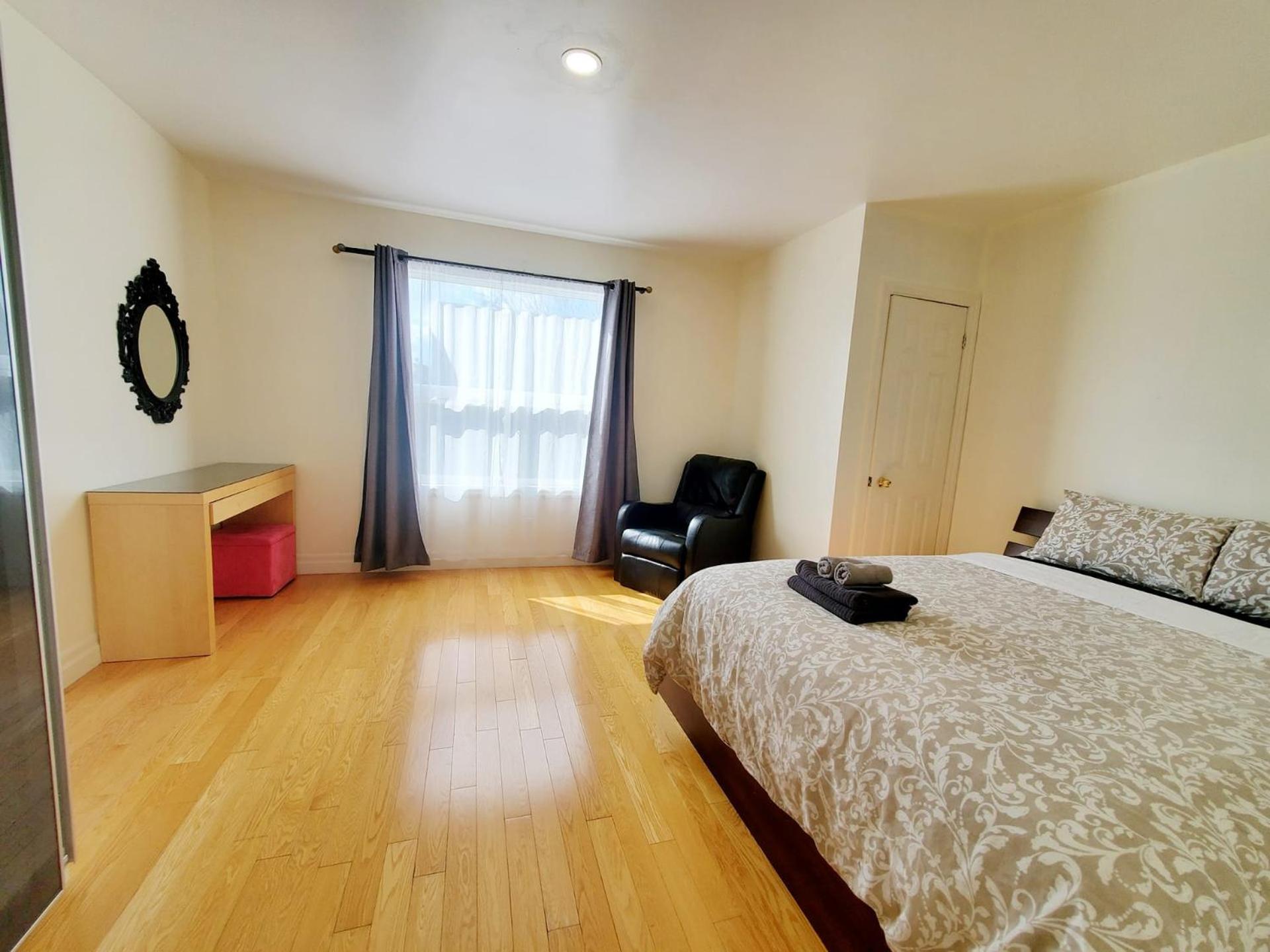 Mins Walk To Trinity Bellwood Park From Your Downtown Apartment Toronto
