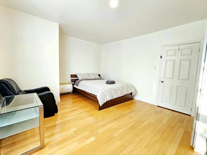 Mins Walk To Trinity Bellwood Park From Your Downtown Apartment