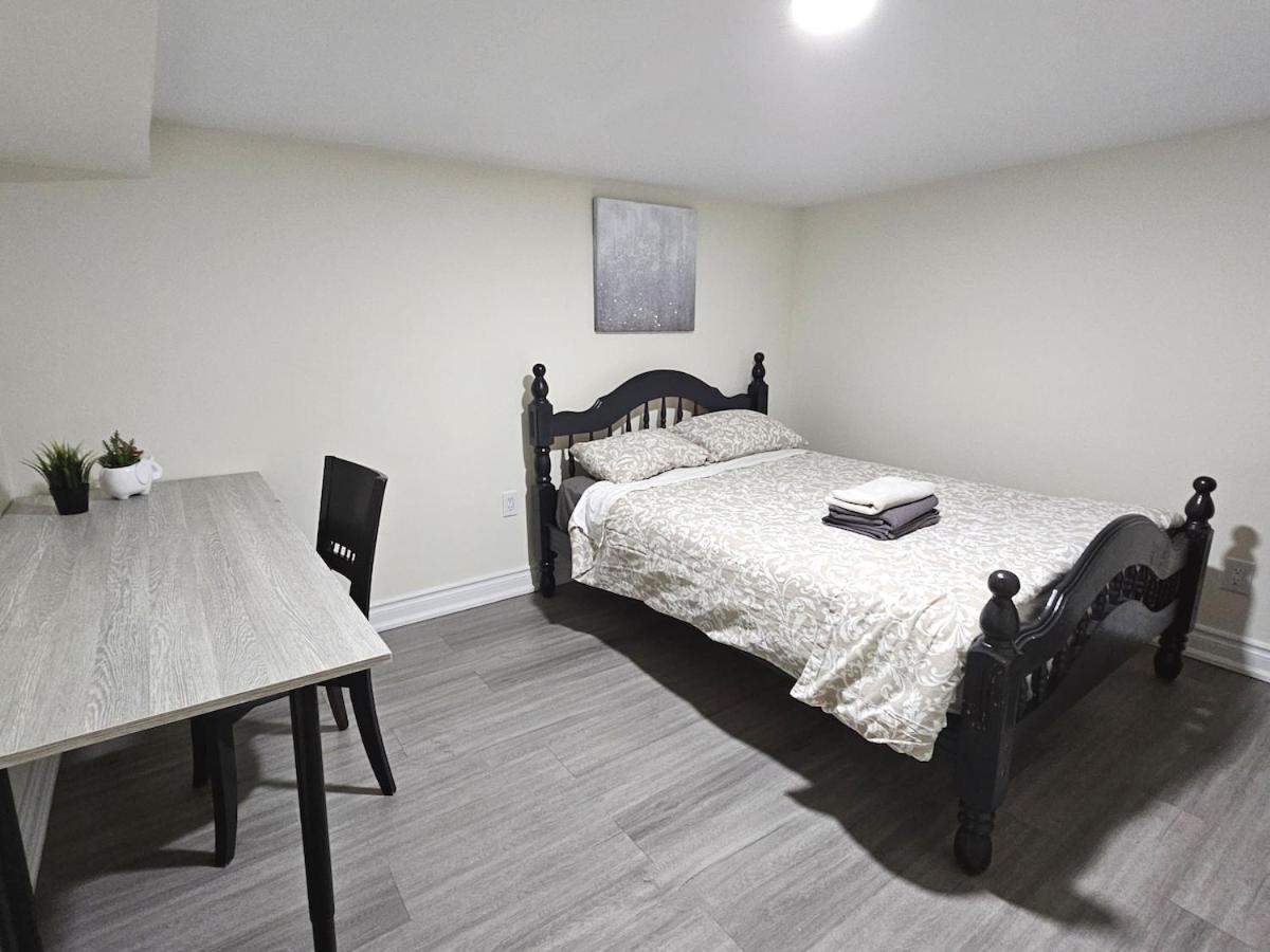 Mins Walk To Trinity Bellwood Park From Your Downtown *