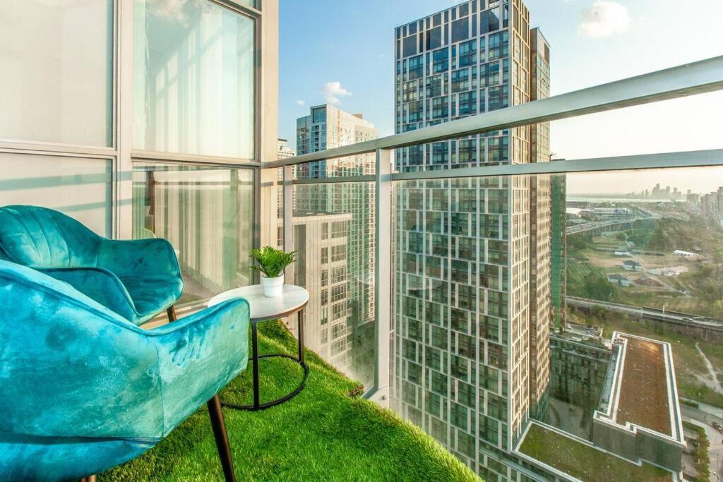 Sunset Bliss: Elegant 2br With Scenic Views! *