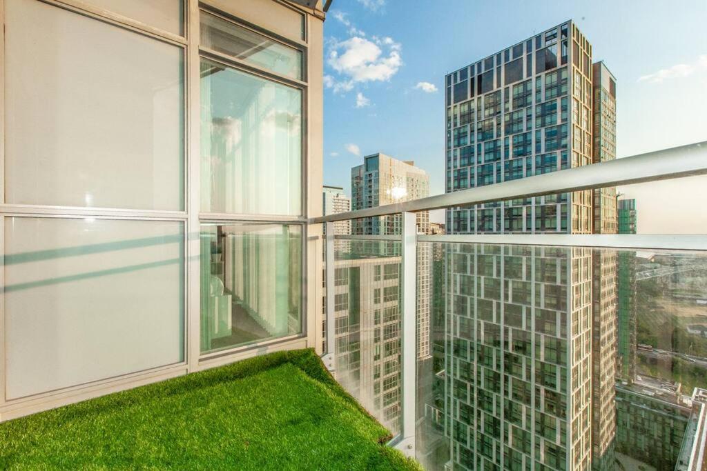 Sunset Bliss: Elegant 2br With Scenic Views! Apartment