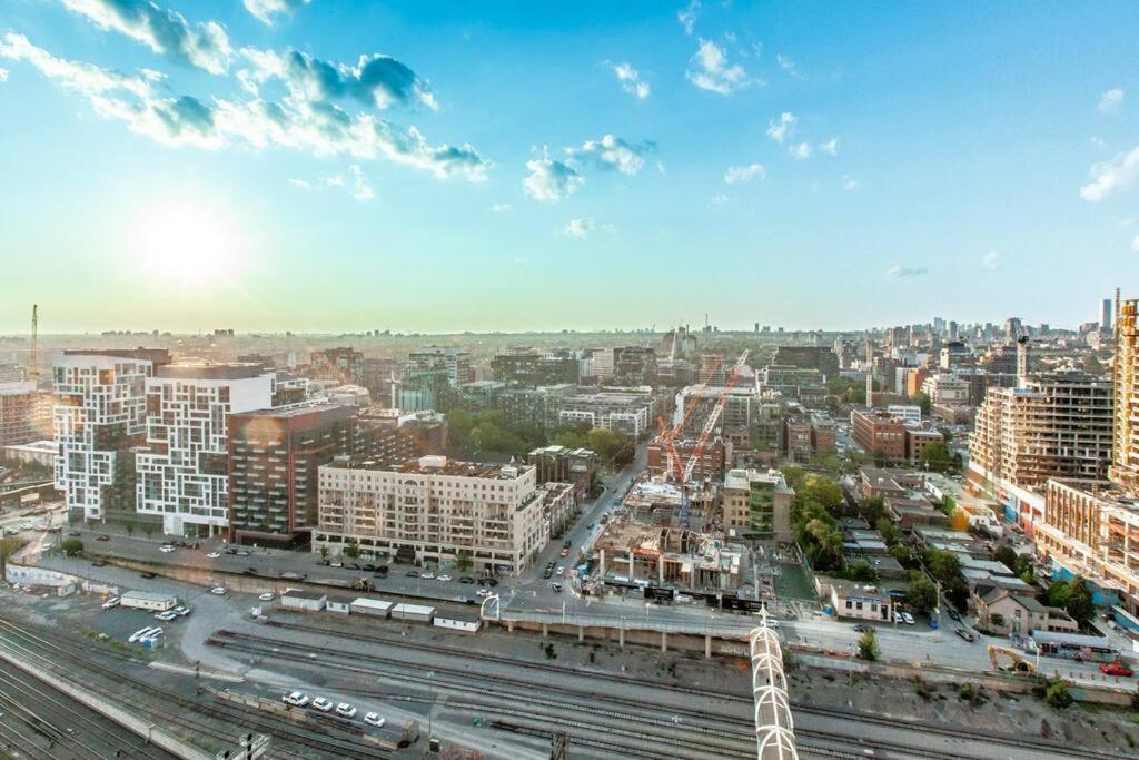 Sunset Bliss: Elegant 2br With Scenic Views! *