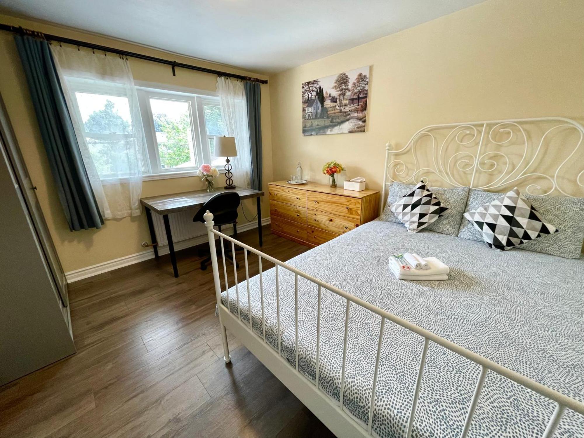 Homestay Bright&modern Space Perfect For Couple And Family Step To Public Transit In *