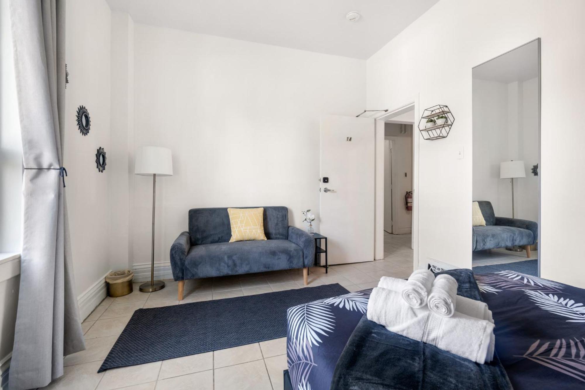 Bedroom In The Corso Italia Neighbourhood