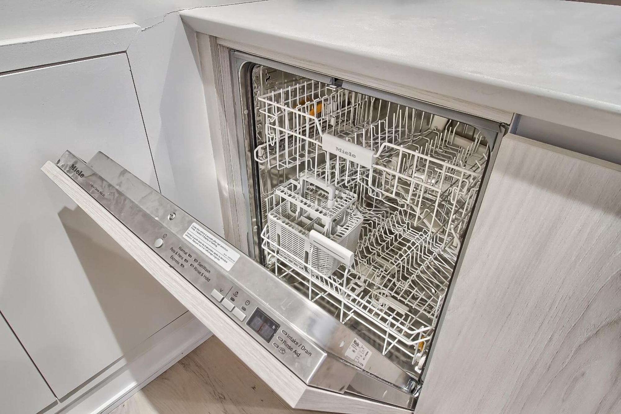 Luxury Townhouse In Downtown - Th1 Toronto