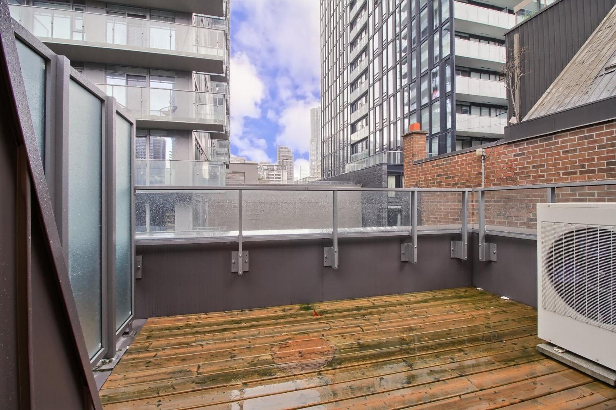 Luxury Townhouse In Downtown - Th1 *