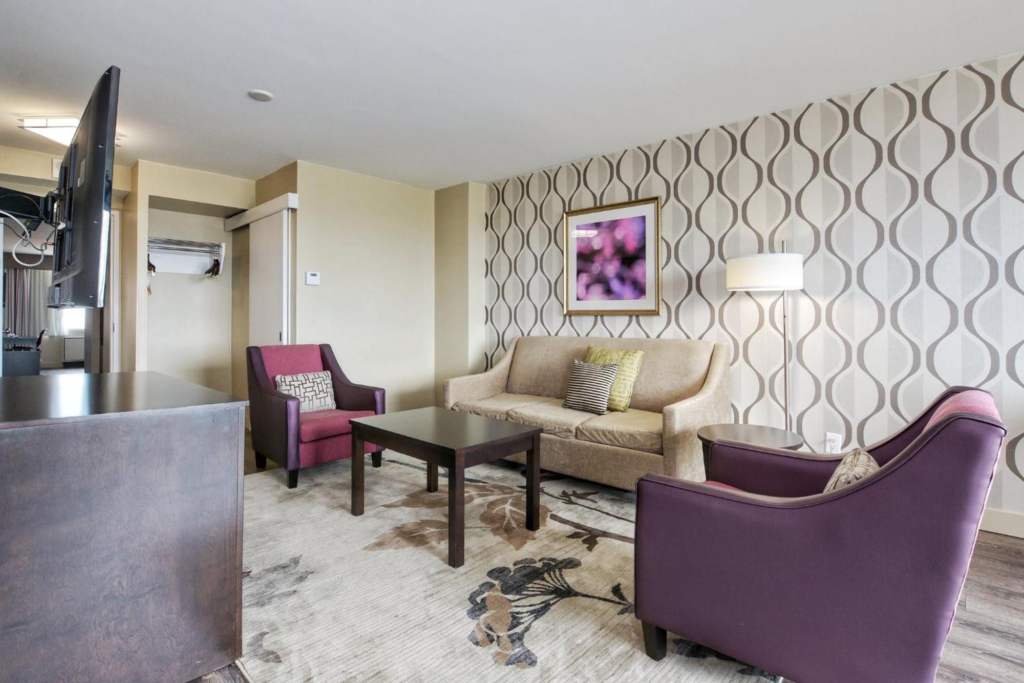 International Airport By Ihg Hotel
