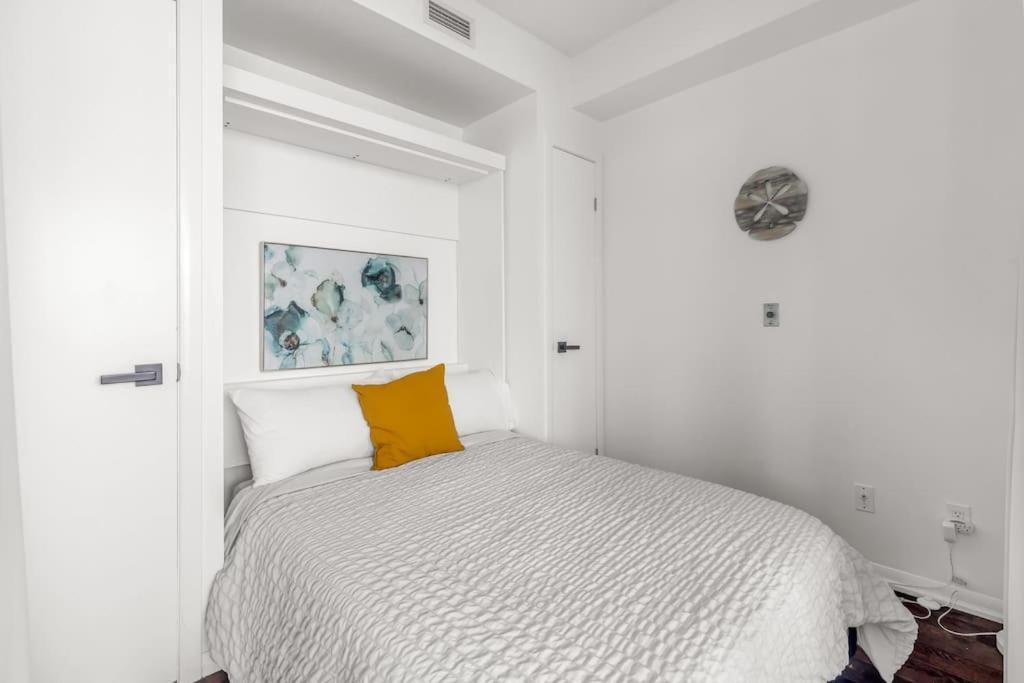 Apartment 2 Bedroom With Amazing City Views & Free Parking *