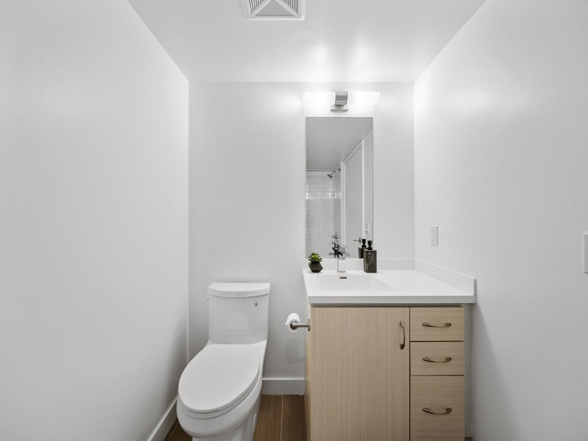 Apartment Sleek 1br & Office - Cn Tower, Skyline View
